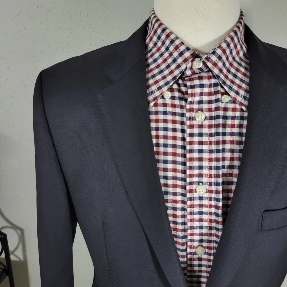 Hugo Boss Men's Sport Coat Blazer Two Button Solid Black SHK SKIN Wool Size 40R‎